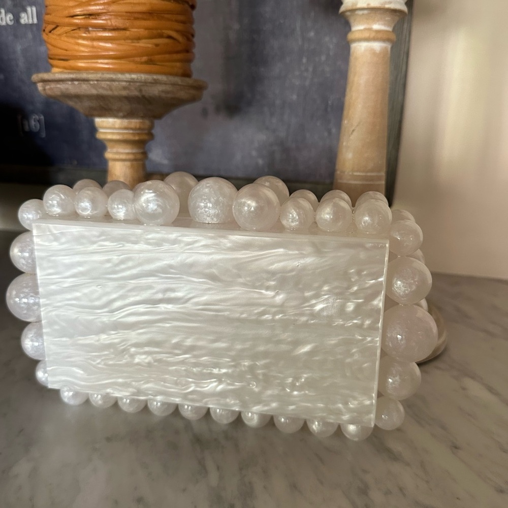 Elegant White Pearlized Bubble Box Clutch Cult Gia look